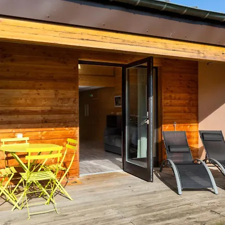 Domaine Du Hirtz, Restaurant & Apartmanhotel Wattwiller