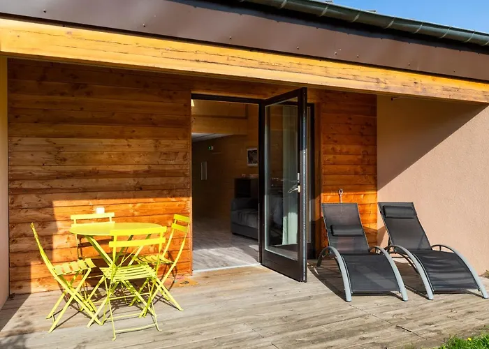 Domaine Du Hirtz, Restaurant & Aparthotel Wattwiller